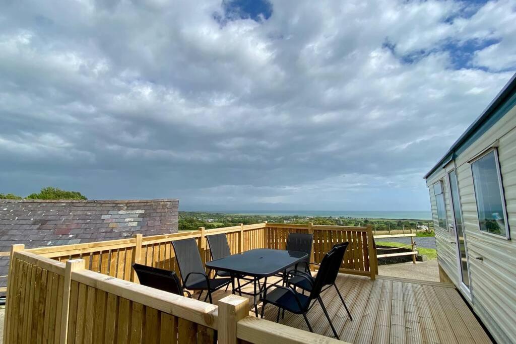 Snowdon Bay - North Wales - Stunning Llyn Peninsula Mountain & Ocean Views - Wilde Retreats Villa Pwllheli Exterior foto